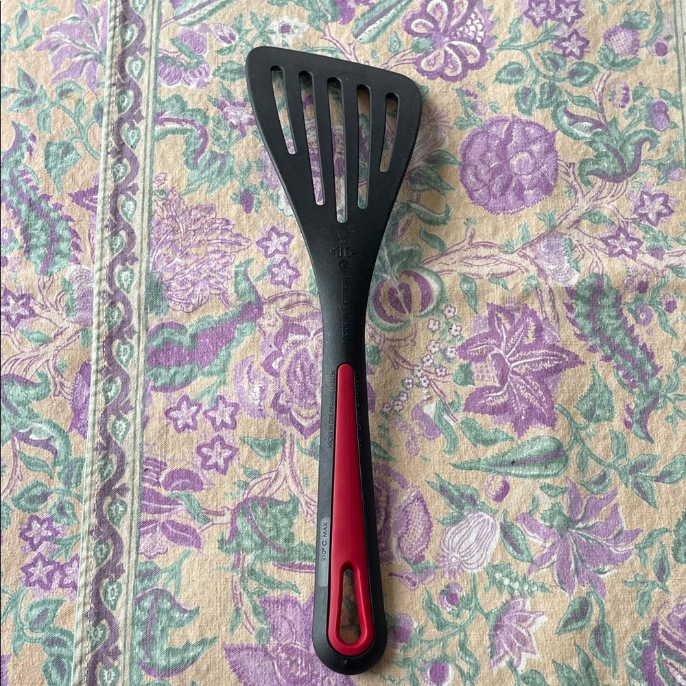 Westmark Black and Red Kitchen Spatula - Picture 3 of 5